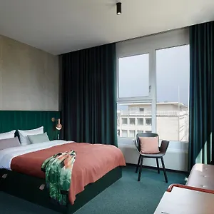 Basecamp Hotell